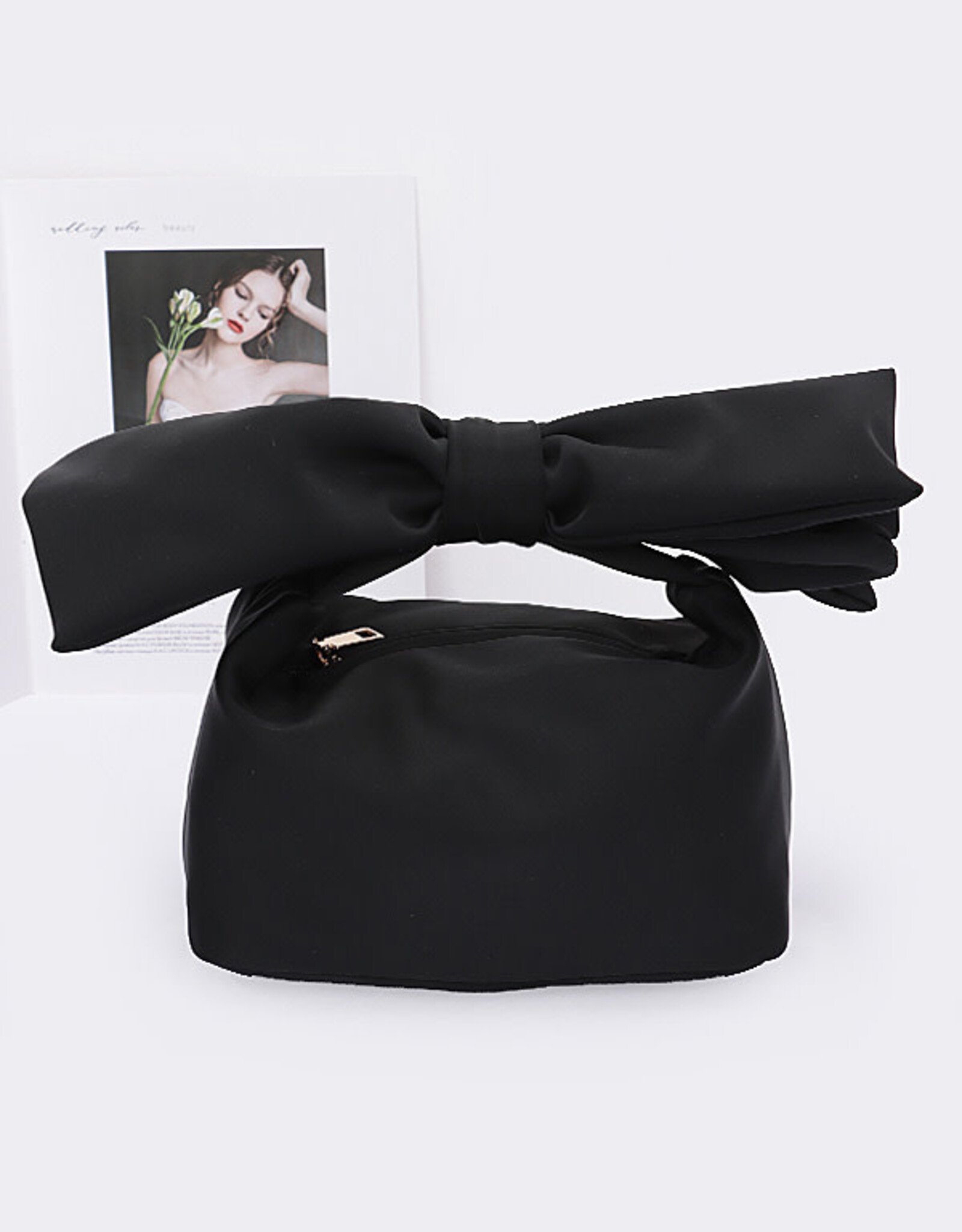 Statement Bow Clutch
