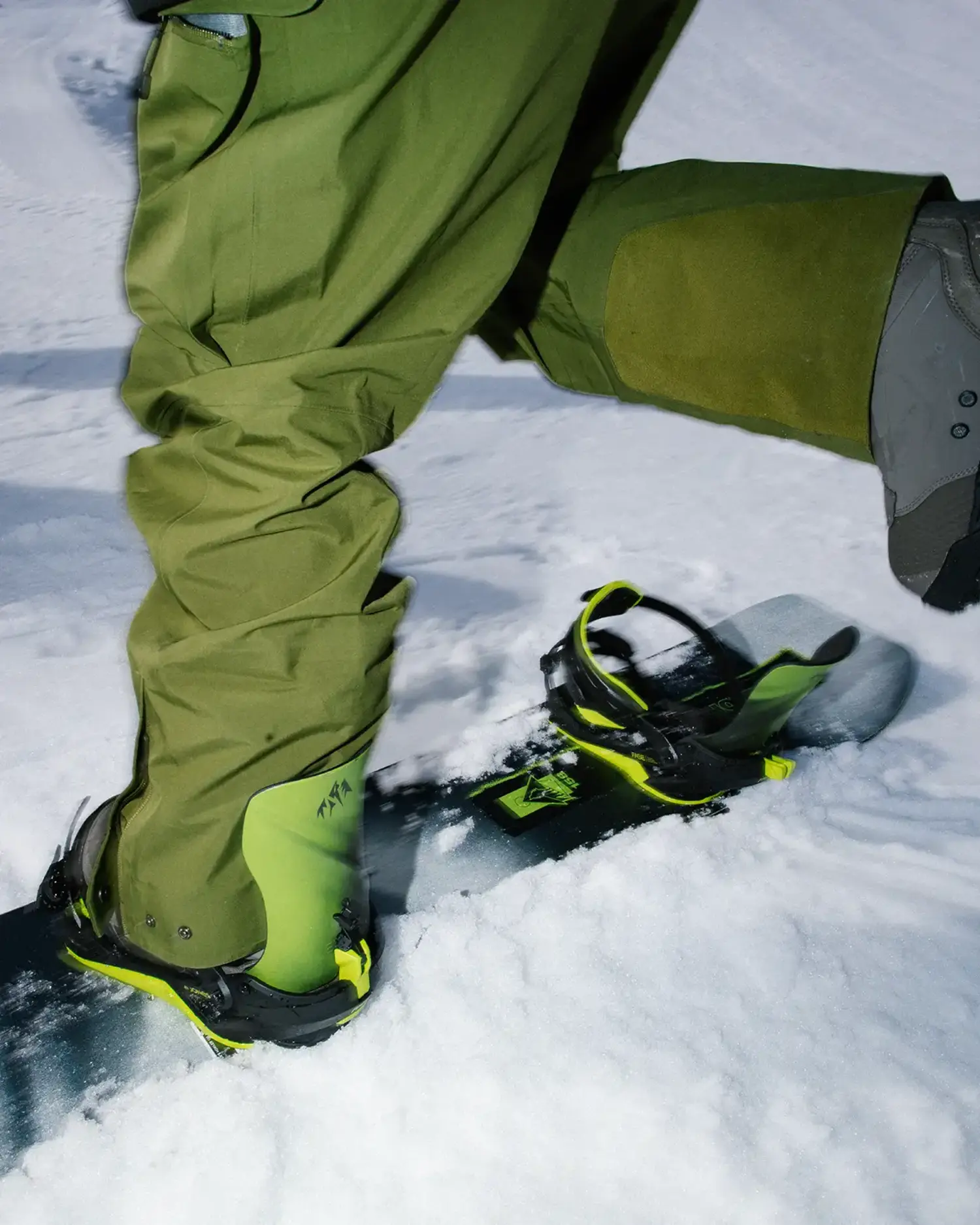 25/26’ JONES MARCURY FASE ART (M) Jones Mercury Fase Art Snowboard Bindings 2026 – Skiis & Biikes