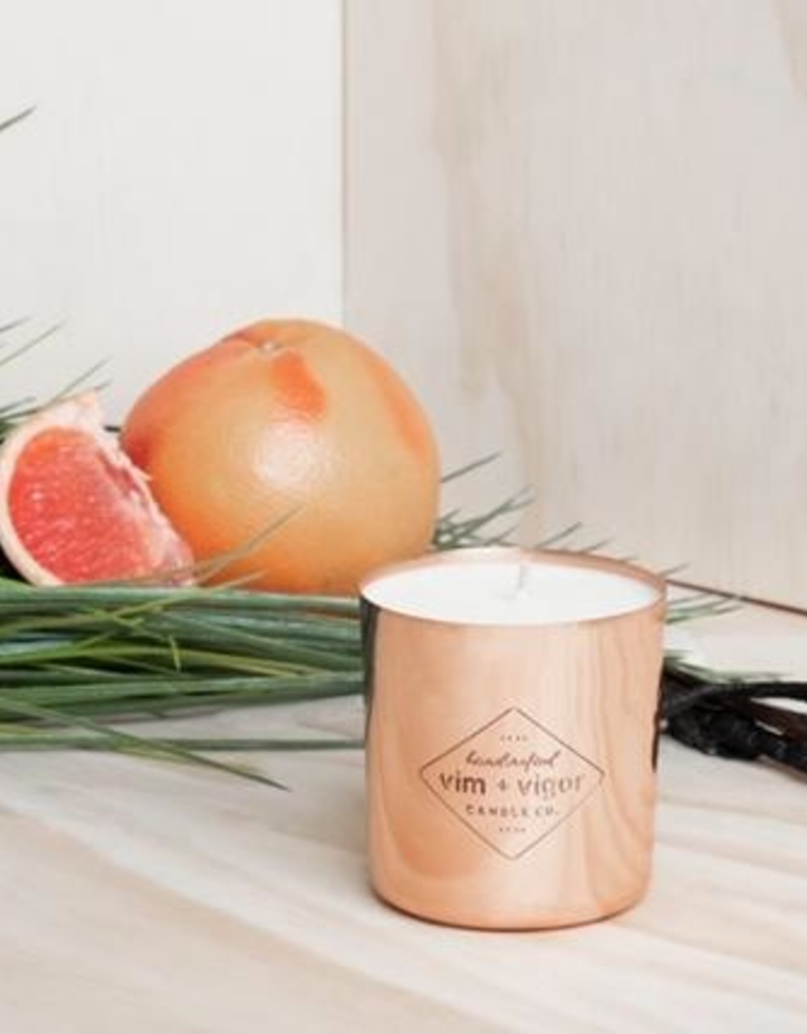 Grapefruit & Vanilla Candle 2 Broke Girls Boutique