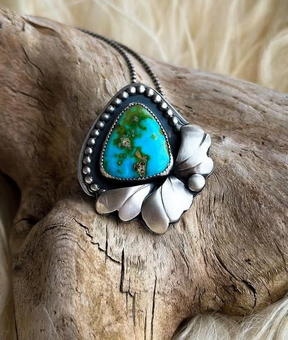 vintage jewelryえす twisted-ginger-jewelry-iron-