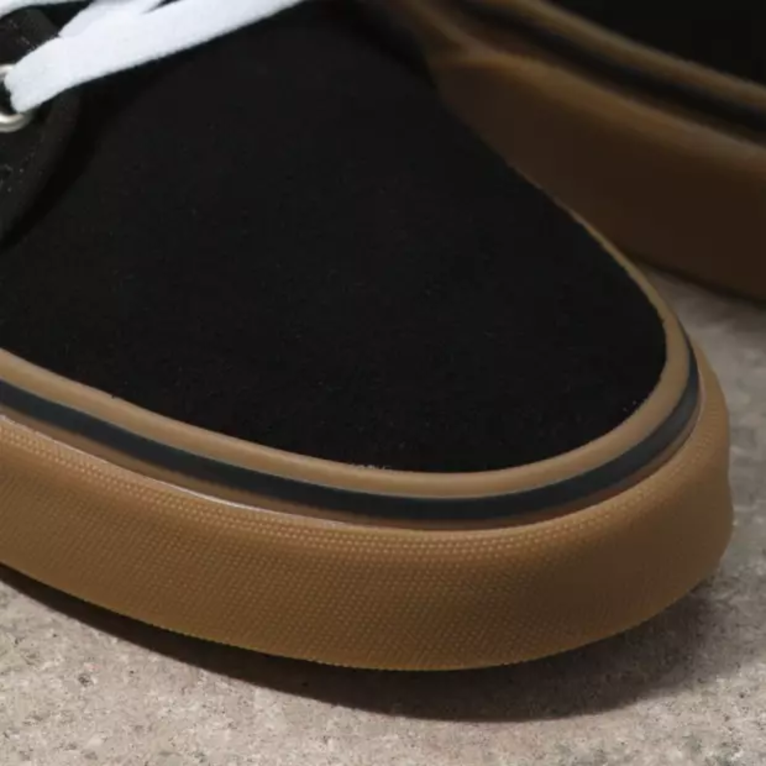 Chukka low black gum sales