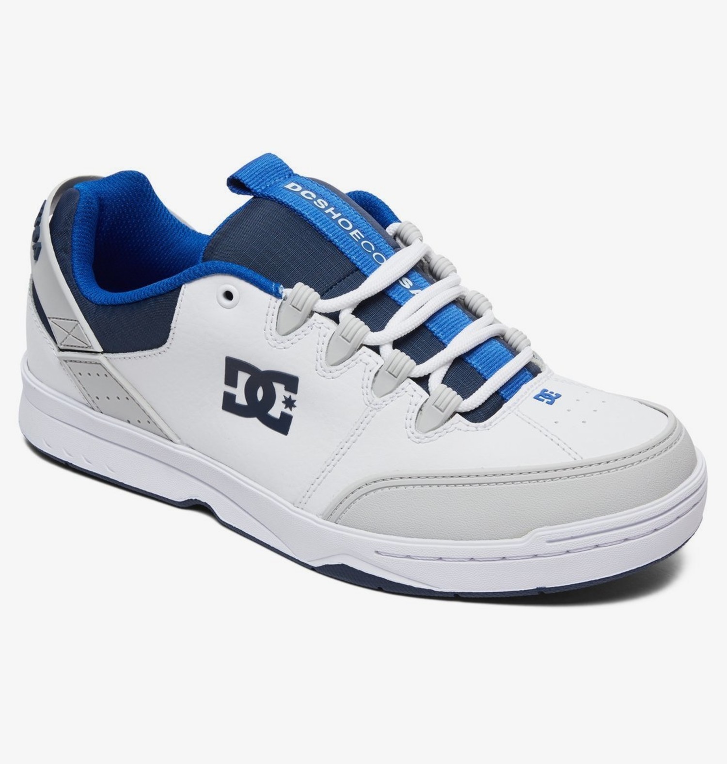 Кроссовки shoes. Кеды DC syntax. DC Shoes кеды. DC syntax m Shoe. Кроссовки DC Shoes мужские белые.