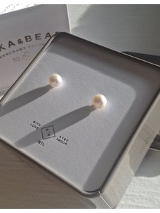 Pika & Bear Pika & Bear Delphinis Freshwater Pearl Studs Earrings | White