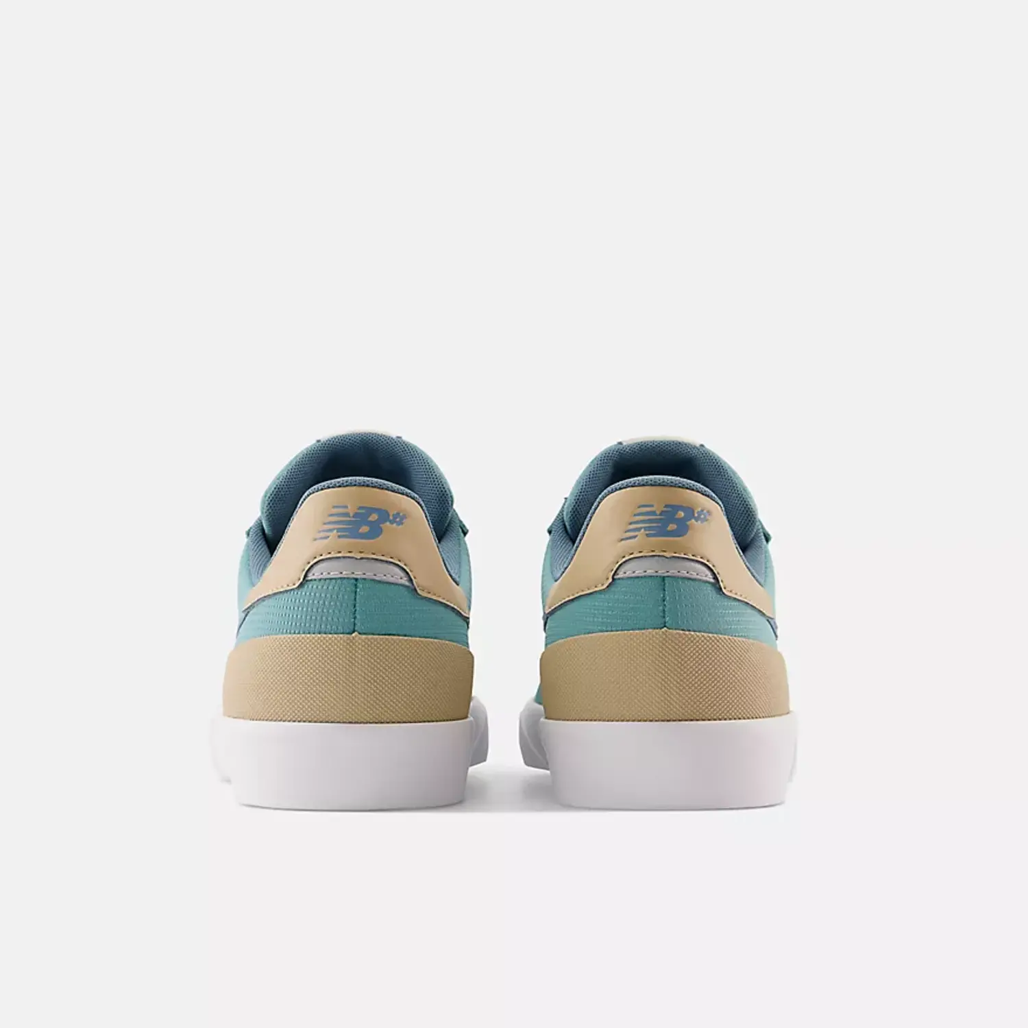 New balance shop aqua shoes
