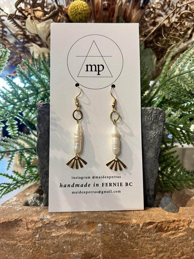 Maiden Perras Long Pearl Earrings | Gold