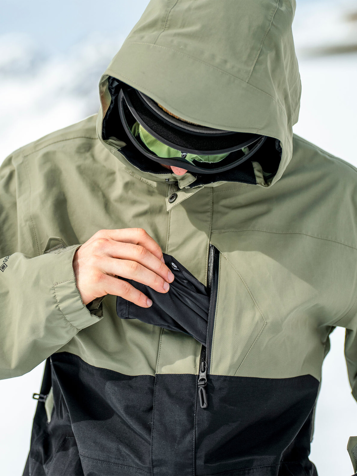 L Ins Gore-Tex Jacket | Light Military - The Choice Shop