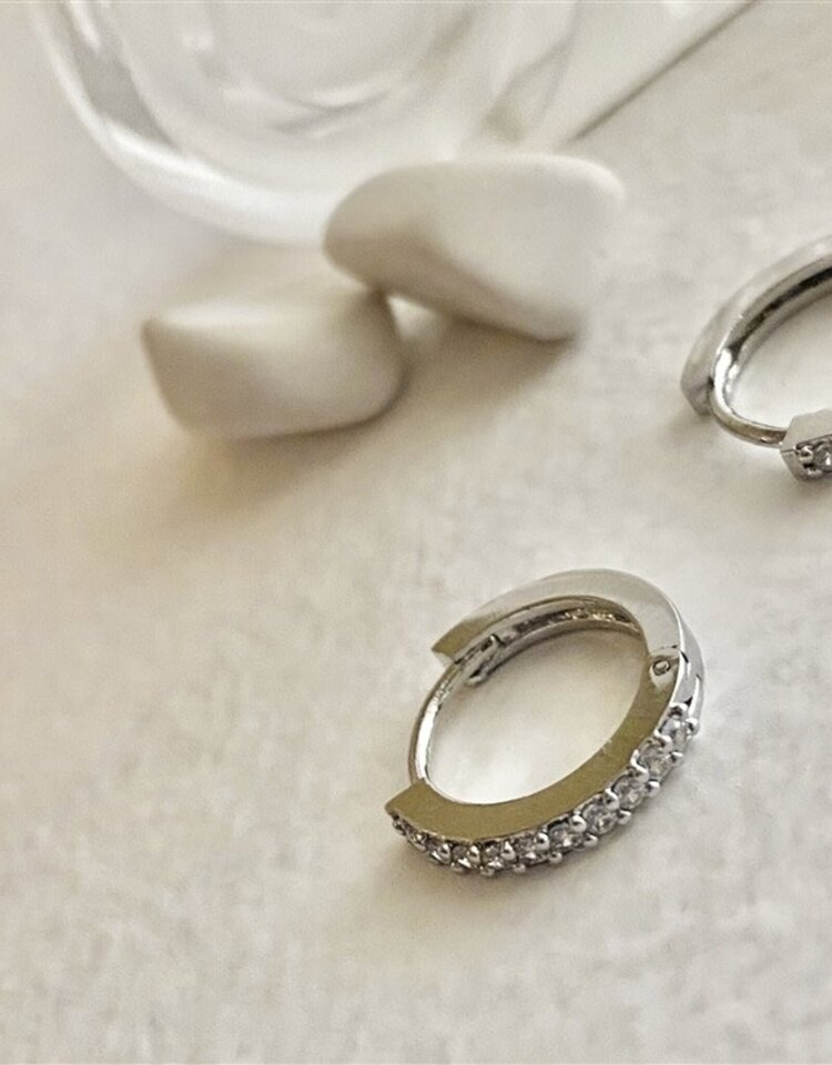 Pika & Bear Wyst Rhinestone Encrusted Sleeper Hoop | Silver