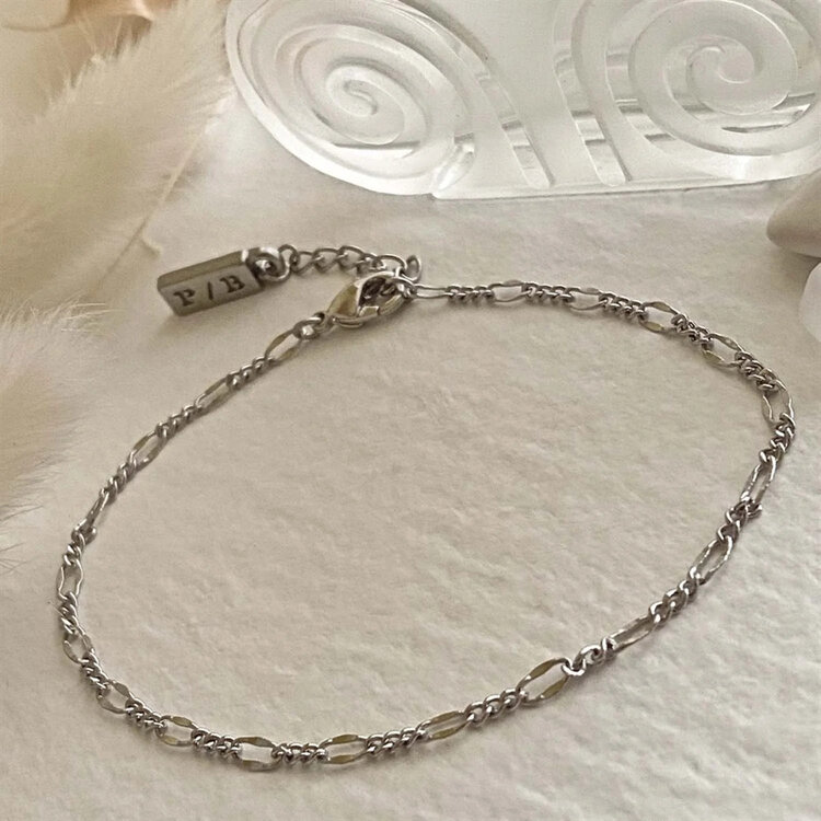 Pika & Bear Figaro Flat Link Chain Bracelet | Silver