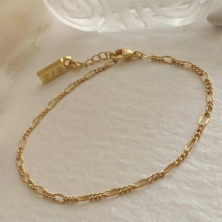 Pika & Bear Pika & Bear Figaro Flat Link Chain Bracelet | Gold