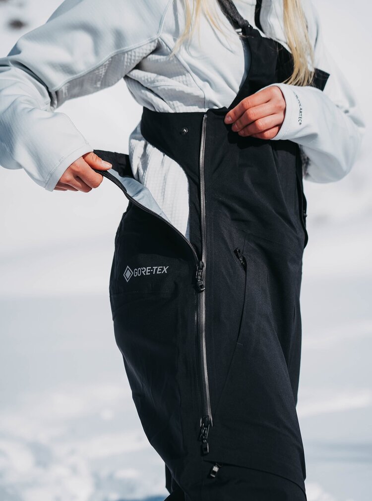 Burton Women's [ak] Kimmy GORE-TEX 3L Stretch Bib Pants | True Black