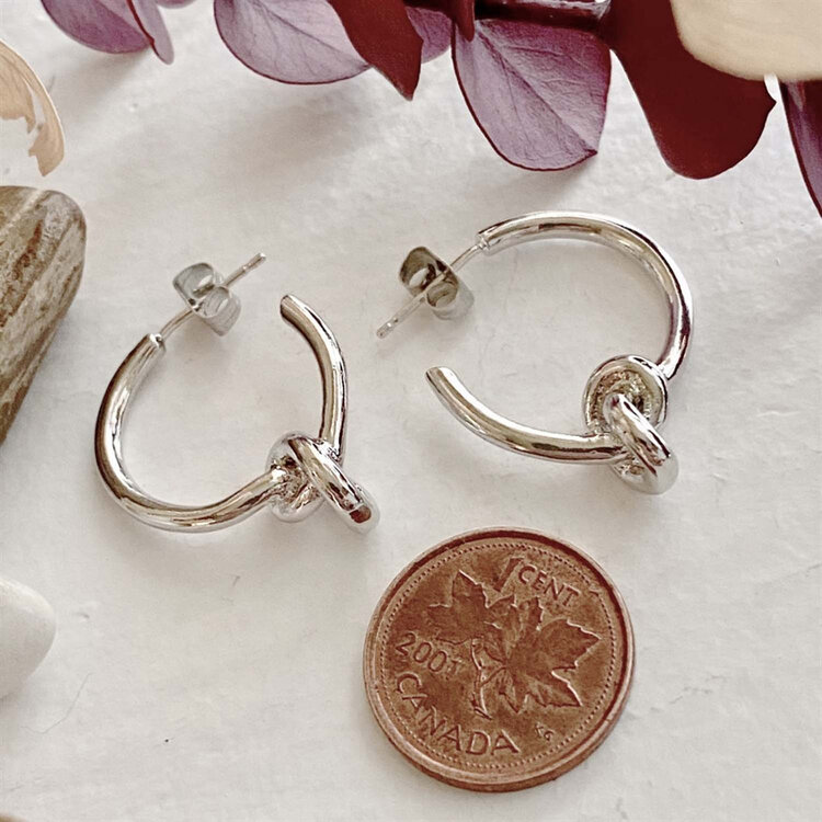 Pika & Bear Pika & Bear Anneke Knotted Hoop Earrings | Silver