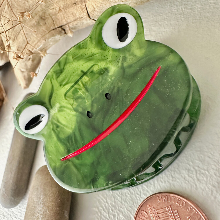 Pika & Bear Pika & Bear Freg Frog Hair Claw