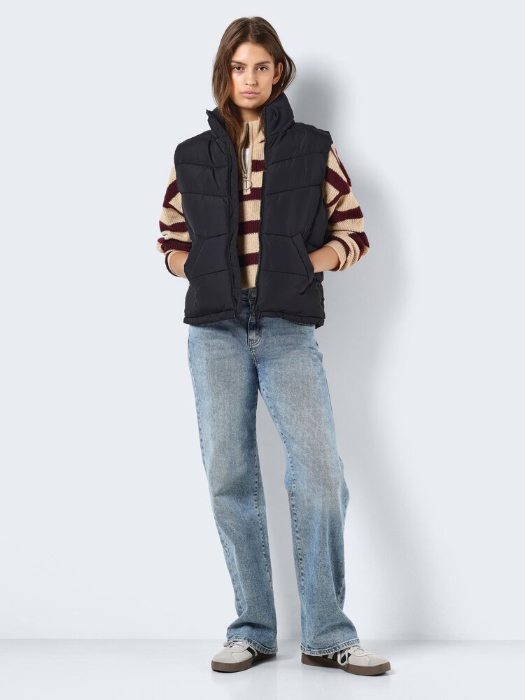 Noisy May Dalcon Short Gilet Vest | Black
