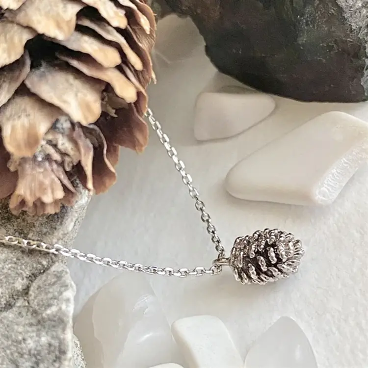 Pika & Bear Pika & Bear Fesen Pinecone Charm Necklace | Silver