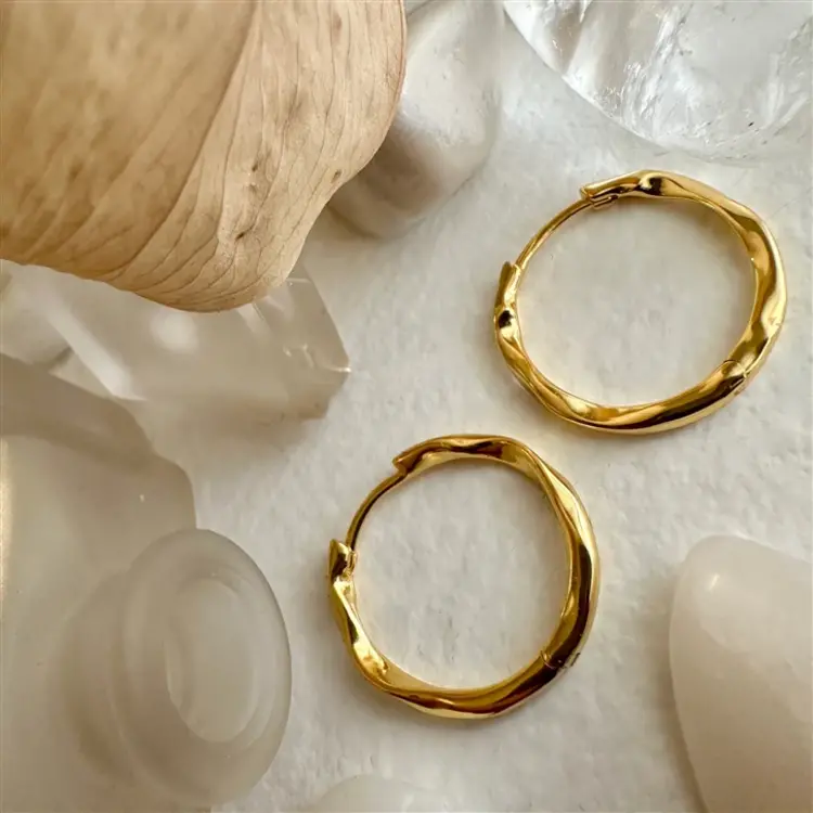 Pika & Bear Pika & Bear Michio 20MM Textured Hoop Earrings | Gold
