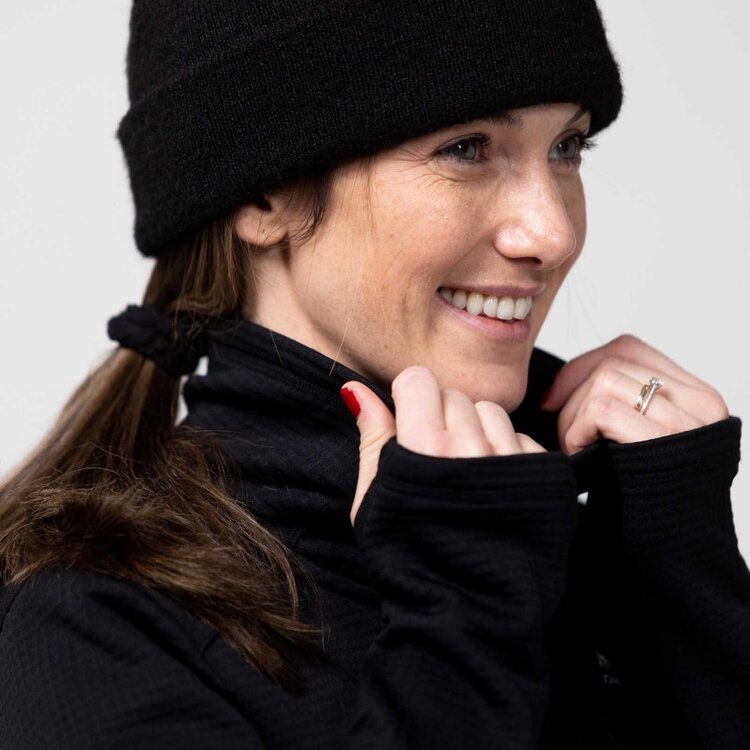 Jones Women's Flagship Recycled Grid Fleece Pullover | Stealth Black