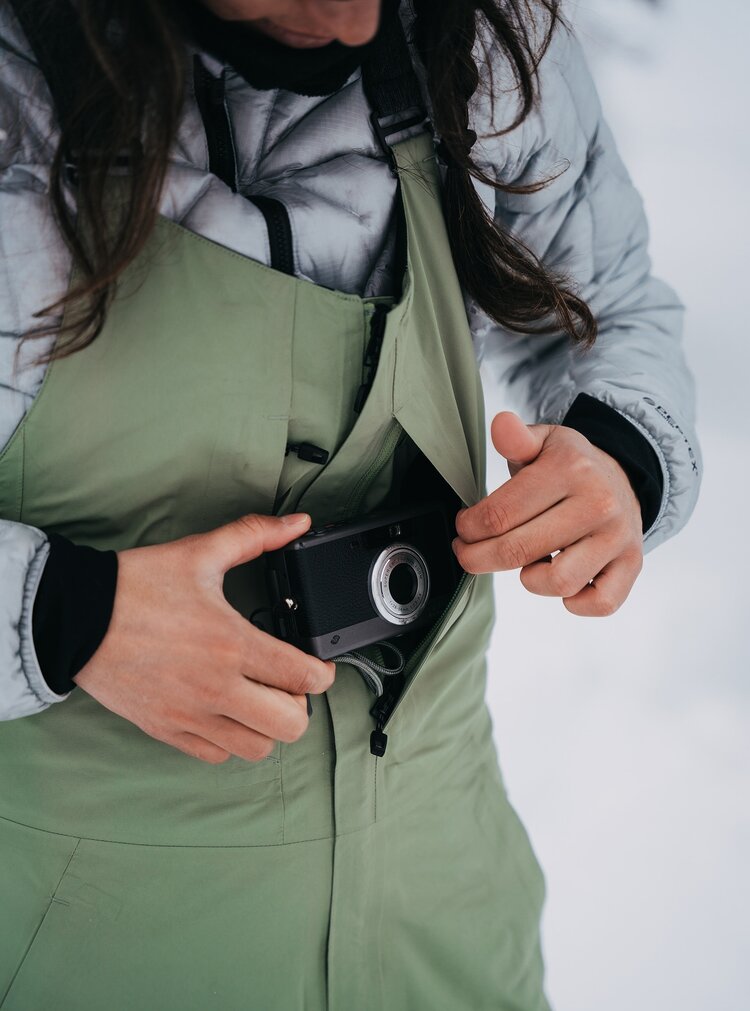 Burton Women's [ak] Kimmy Gore Bib | Hedge Green