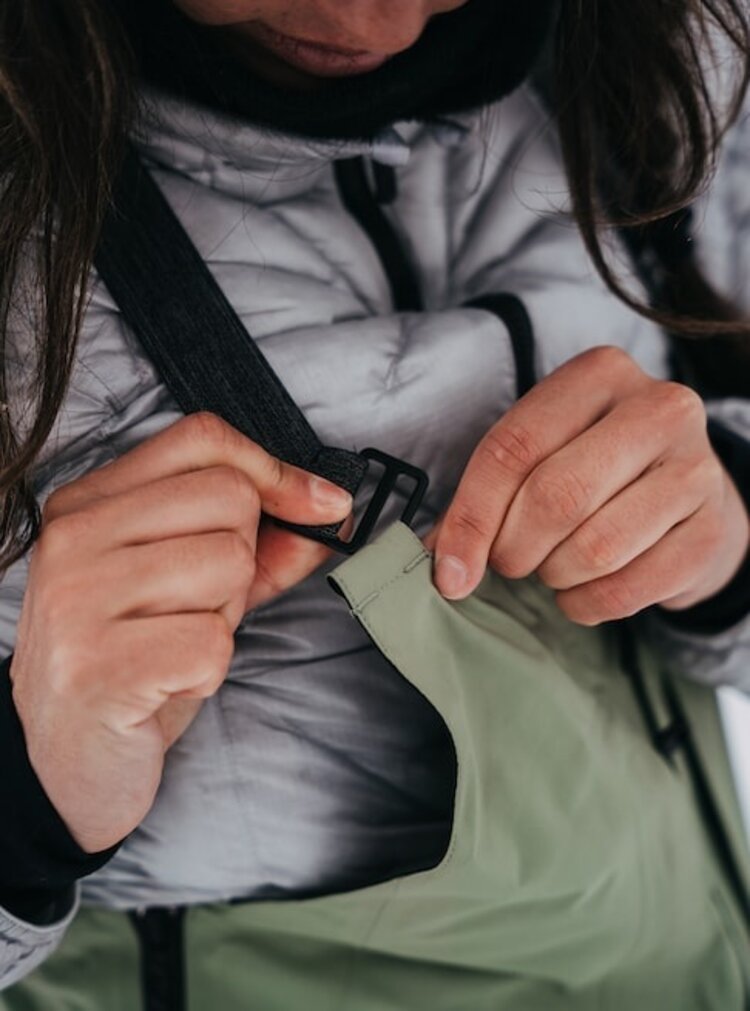 Burton Women's [ak] Kimmy Gore Bib | Hedge Green