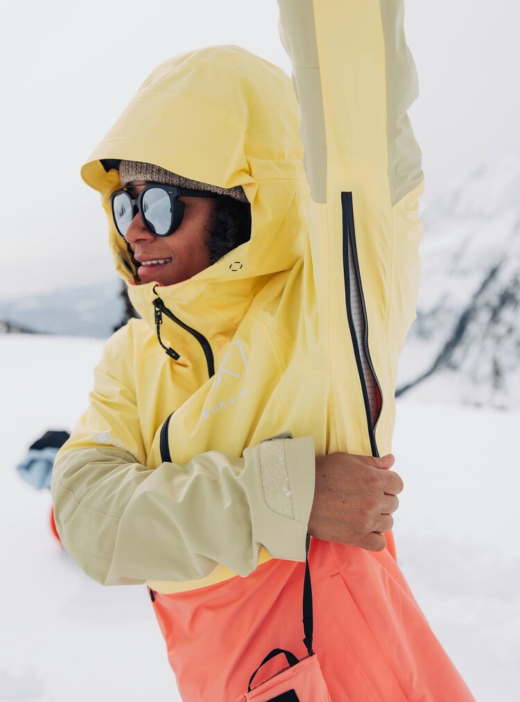 Burton Burton Womens [ak] Kimmy GORETEX 2L Anorak Jacket | ButtermilkReef PinkMushroom