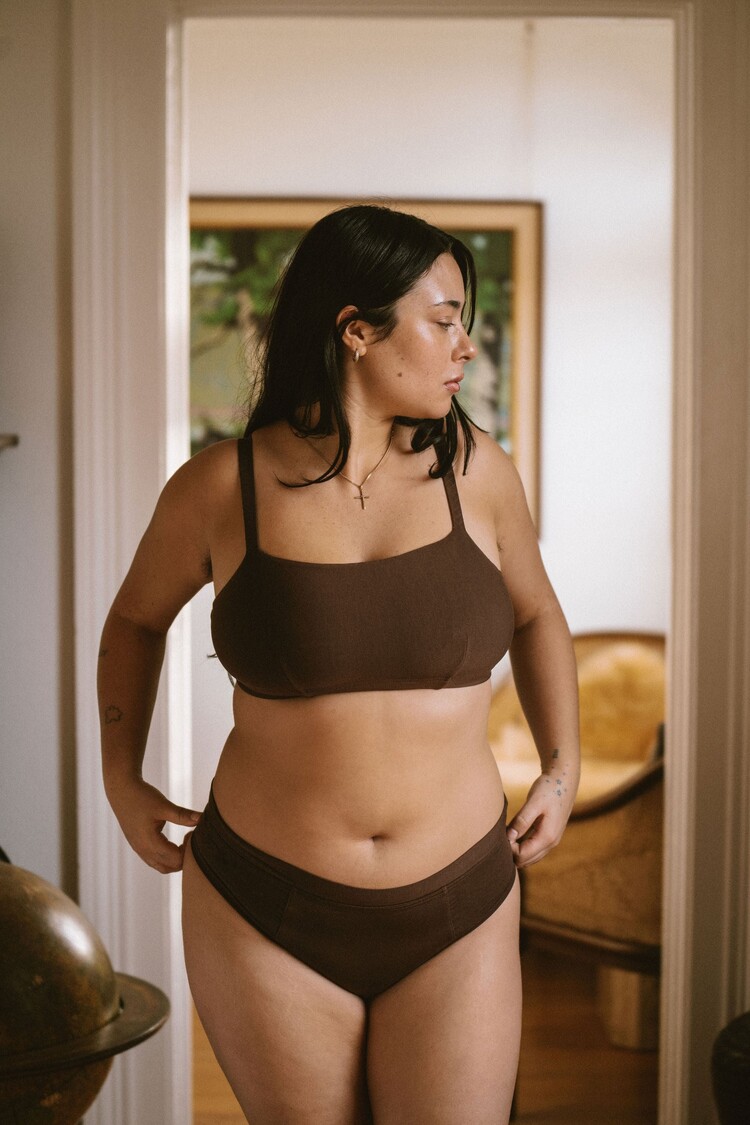 Huha Huha Thong | Brown