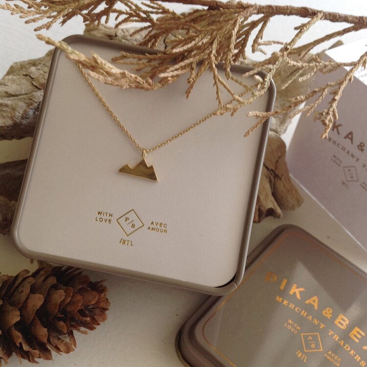 Pika & Bear Bugaboo Tiny Mountain Range Necklace | Gold
