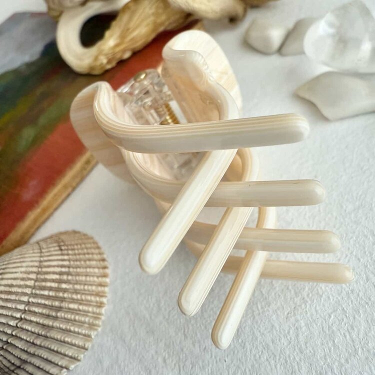 Pika & Bear Pika & Bear Nobra Mini Hair Claw | Butter Cream