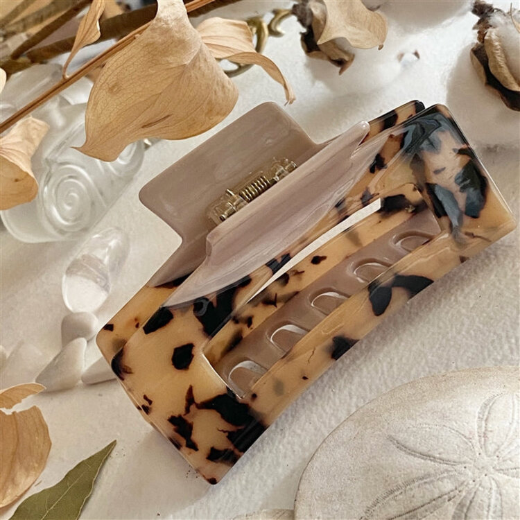 Pika & Bear Marlow Marbled Hair Clip | Tortoiseshell