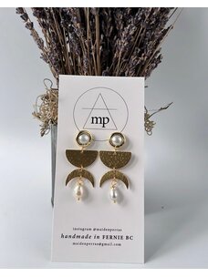 Maiden Perras Fresh Pearl Moon Earrings | Gold