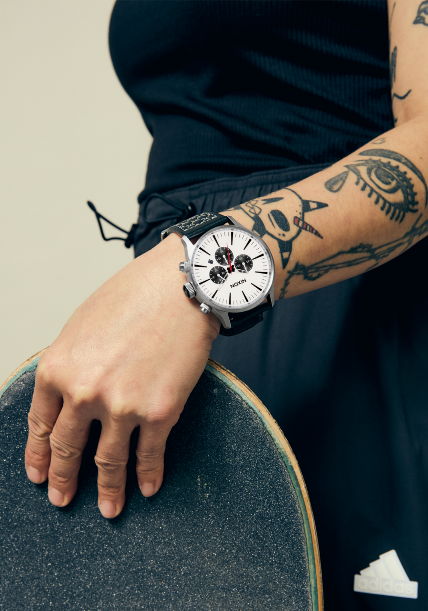 NIXON Sentry Chrono Leather Watch | Chrome/Cloud Sunray/Blk - The