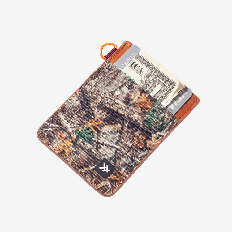 Thread Thread Vertical Wallet | Realtree Edge