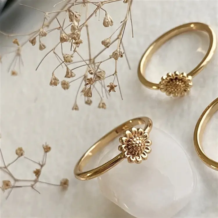 Pika & Bear Pika & Bear Daisy Dainty Daisy Ring | Gold
