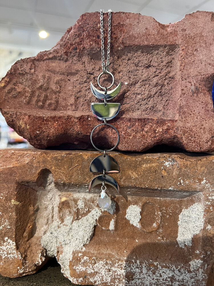 Maiden Perras Maiden Perras Moonstone Phase Necklace | Silver