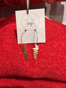 Maiden Perras Fern Hoops | Gold