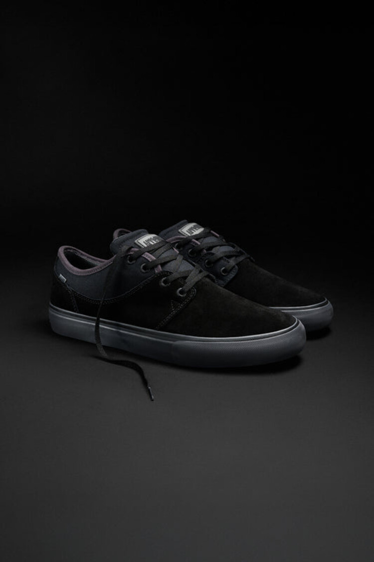 Globe Mahalo | Black/Dark Shadow