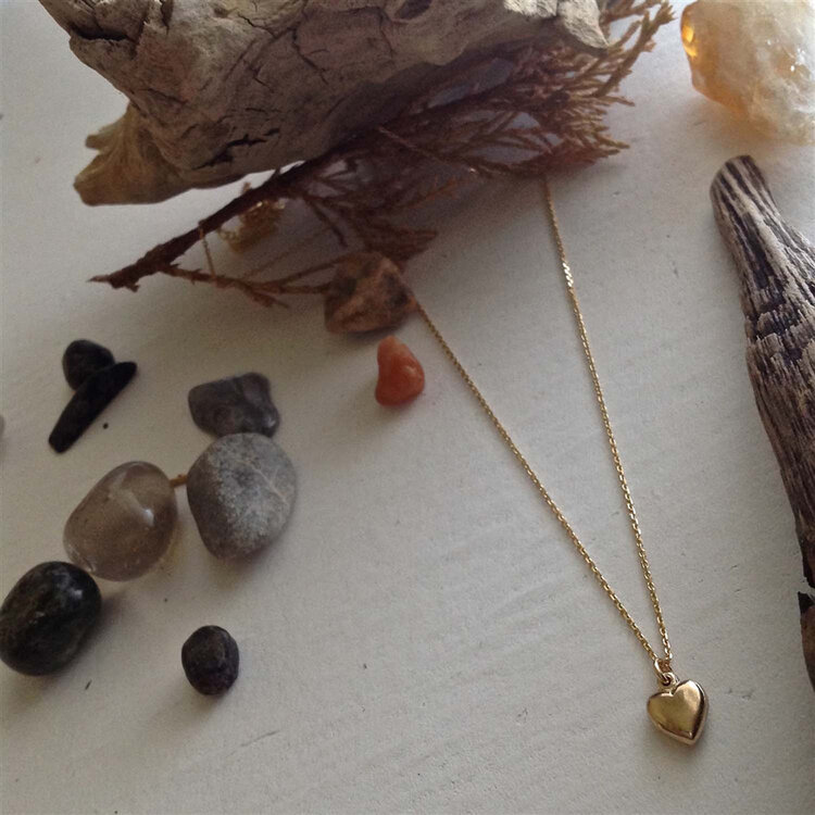 Pika & Bear Pika & Bear Adore Tiny Heart Charm Necklace | Gold