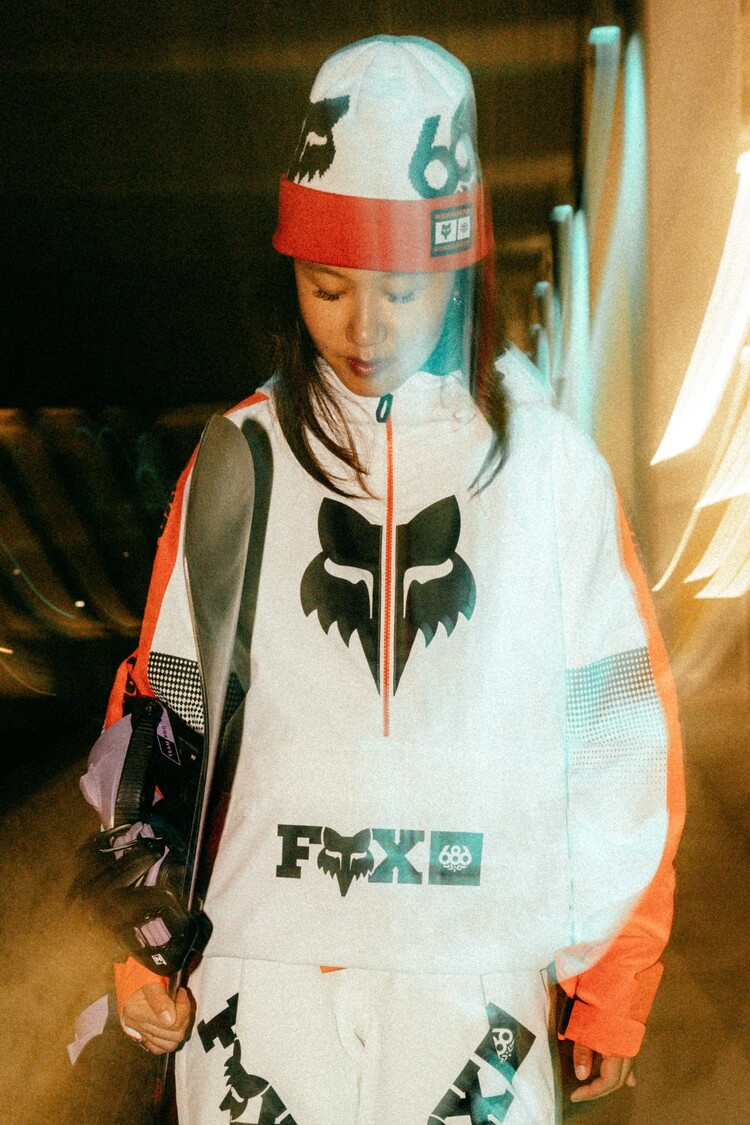 686 Technical Apparel Women's 686 Fox Racing Women's Anorak | Fox Flare Colorblock