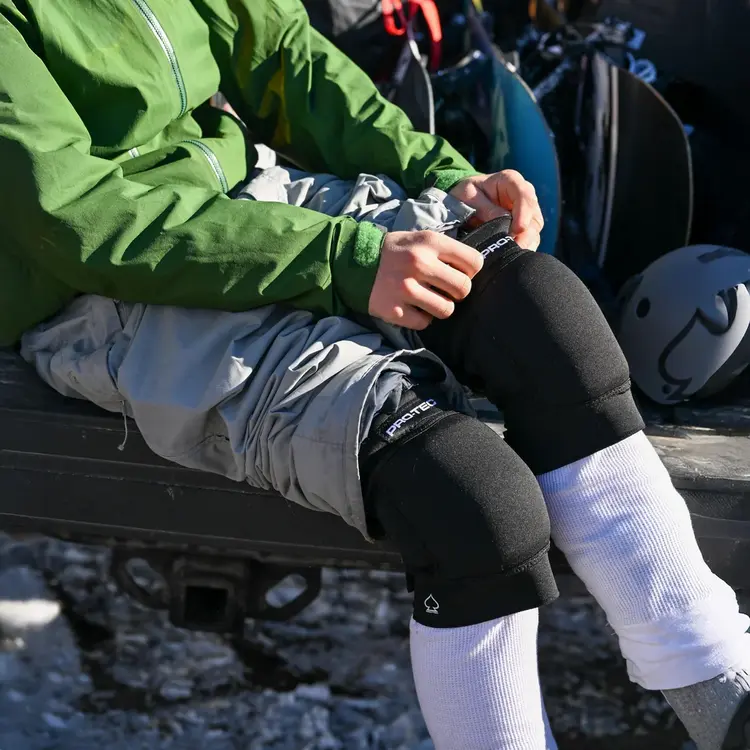 Protec Snow Undercover Knee Pad | Black