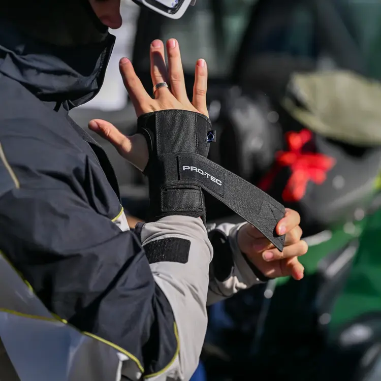 Protec Snow Undercover Wrist Guard | Black
