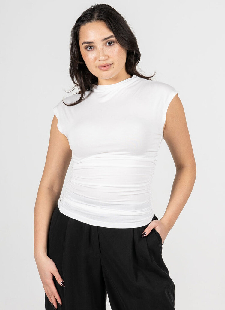 C'est Moi Cotton Spandex Rouched Side Top | White