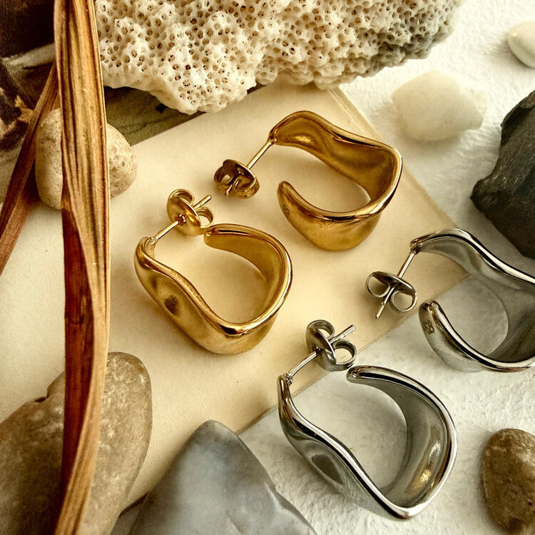 Pika & Bear Moore Textured Hoop Earrings | Silver