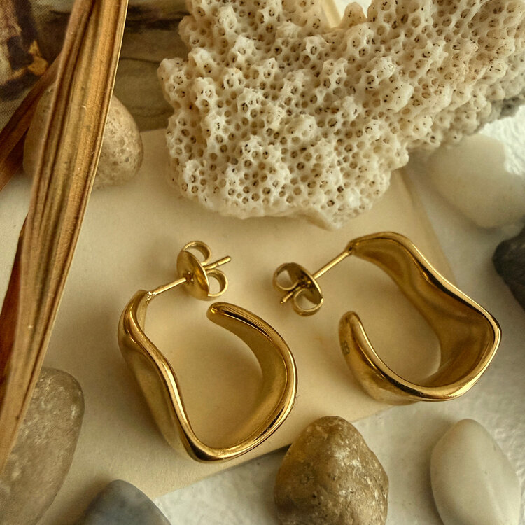 Pika & Bear Moore Textured Hoop Earrings | Gold