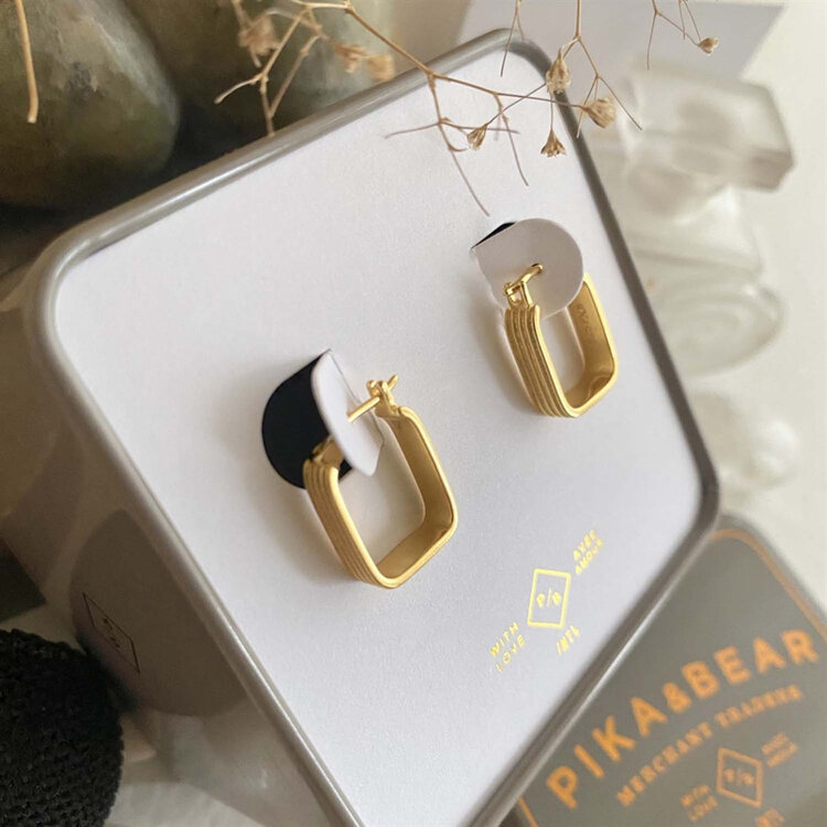 Pika & Bear Tuscan 10Mm Textured Rectangle Hoop Earrings | Gold