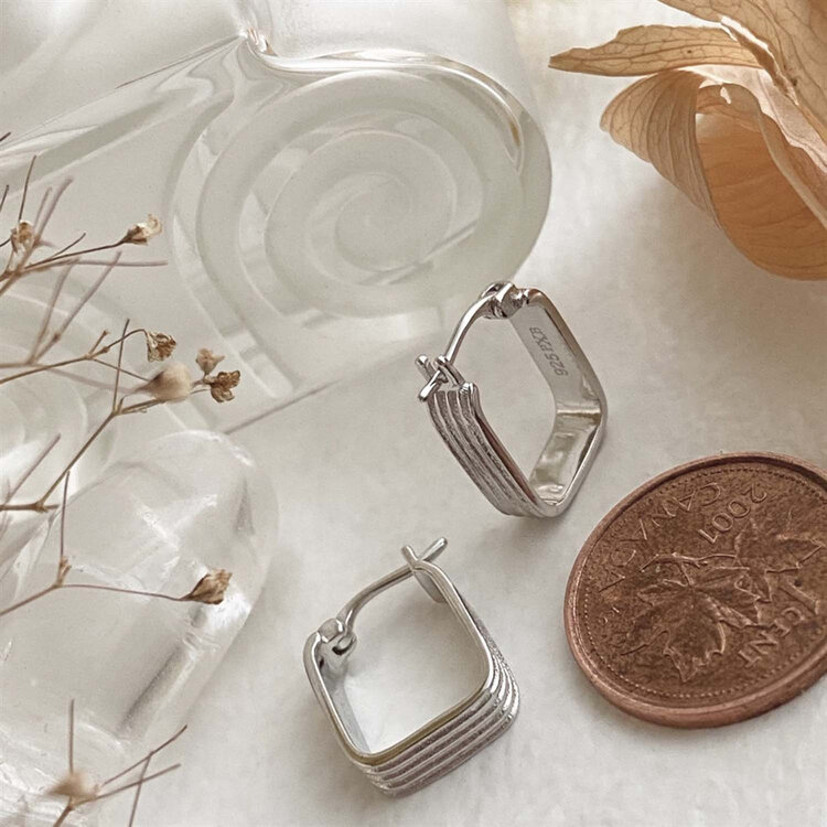 Pika & Bear Tuscan 10Mm Textured Rectangle Hoop Earrings | Silver