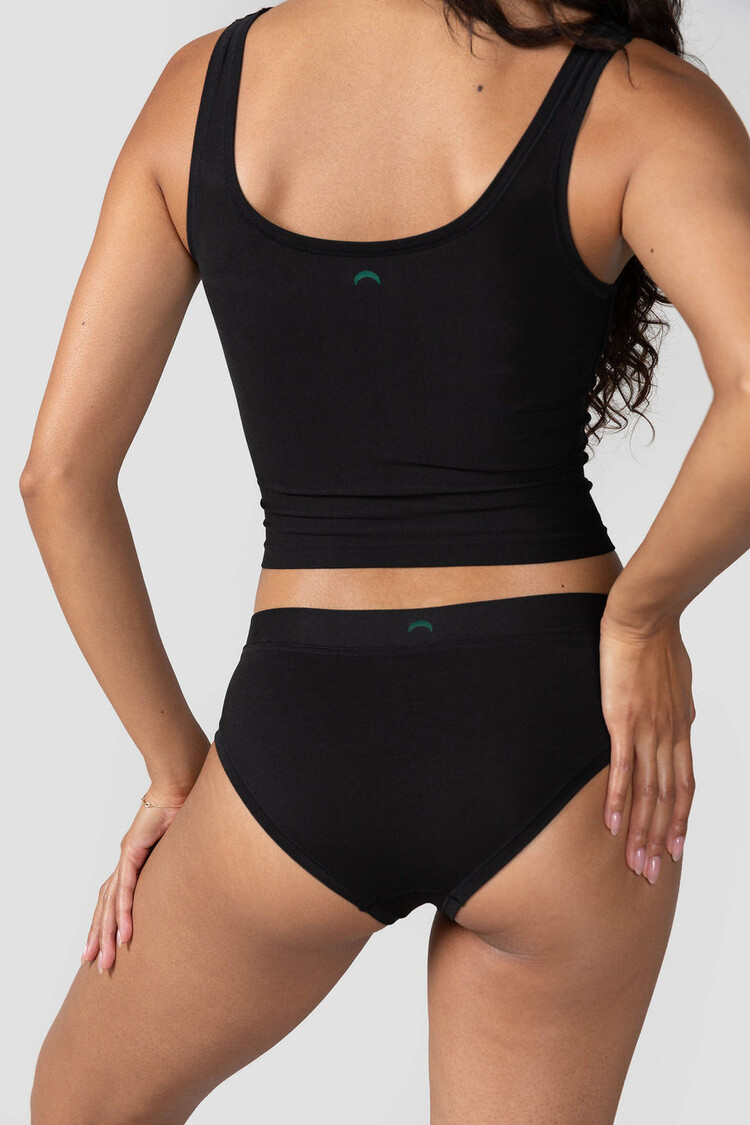 Huha Sporty Crop Tank | Black