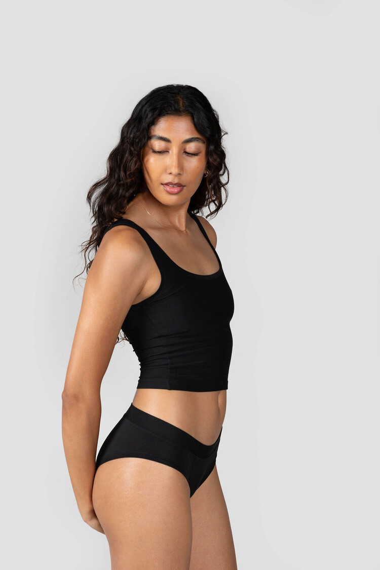 Huha Sporty Crop Tank | Black