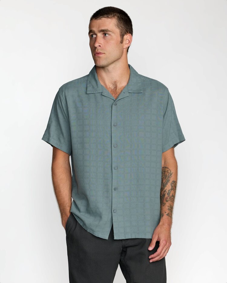 RVCA Vacancy Short Sleeve | Lead