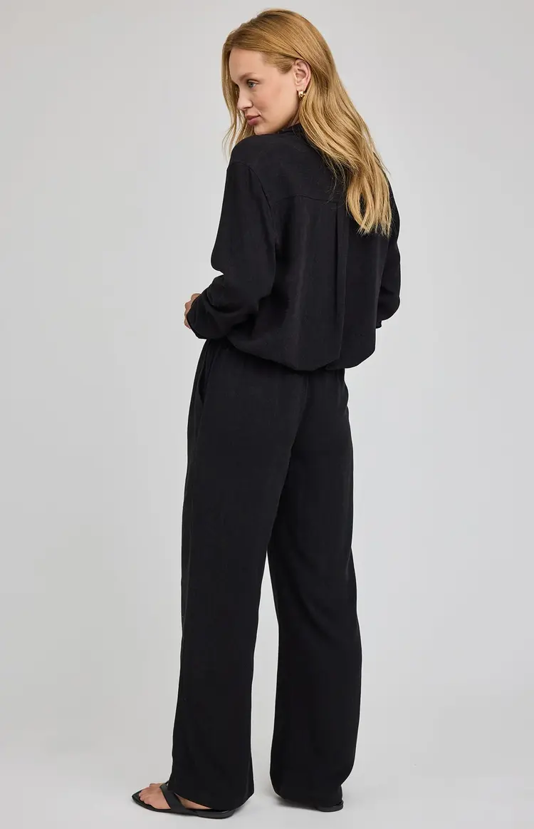 Gentle Fawn Finley | Black