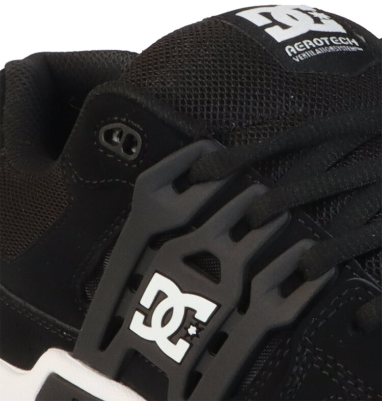 DC At-2 | Black/White