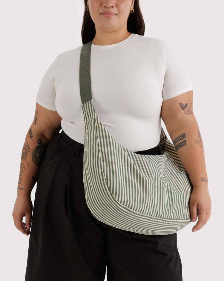 Baggu Baggu Large Nylon Crescent Bag | Sage Stripe