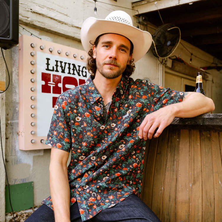 Sendero Provisions Co. Sendero Provisions Co. City Slicker Button Up Short Sleeve | Desert Rose - Charcoal